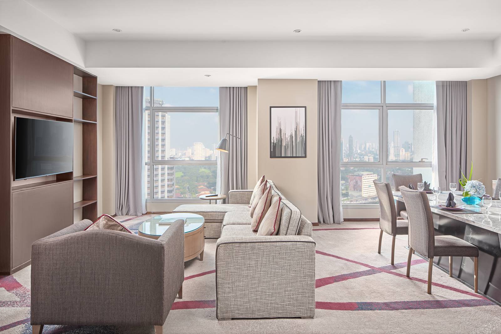 CROWNE Plaza living area